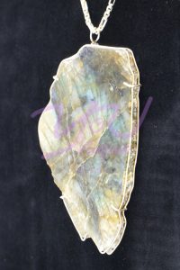Ultimate Labradorite Pendant